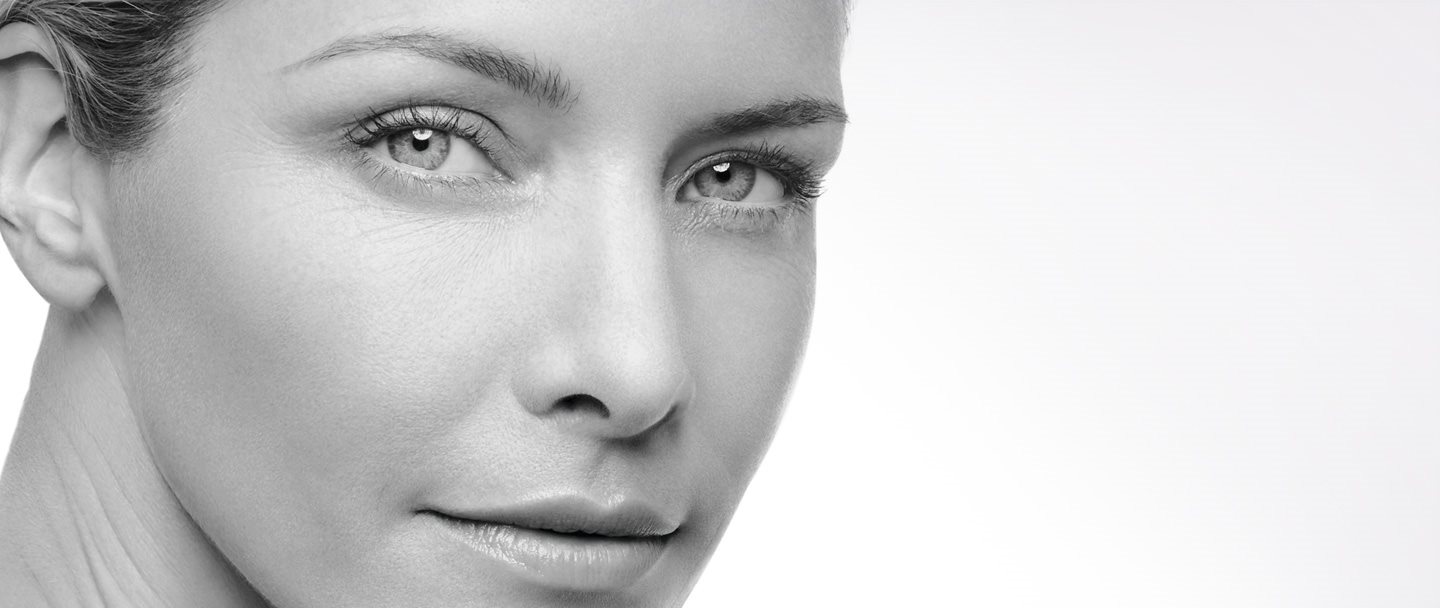 Жіноче обличчя.