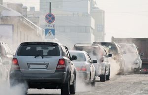 Автомобілі у потоці.